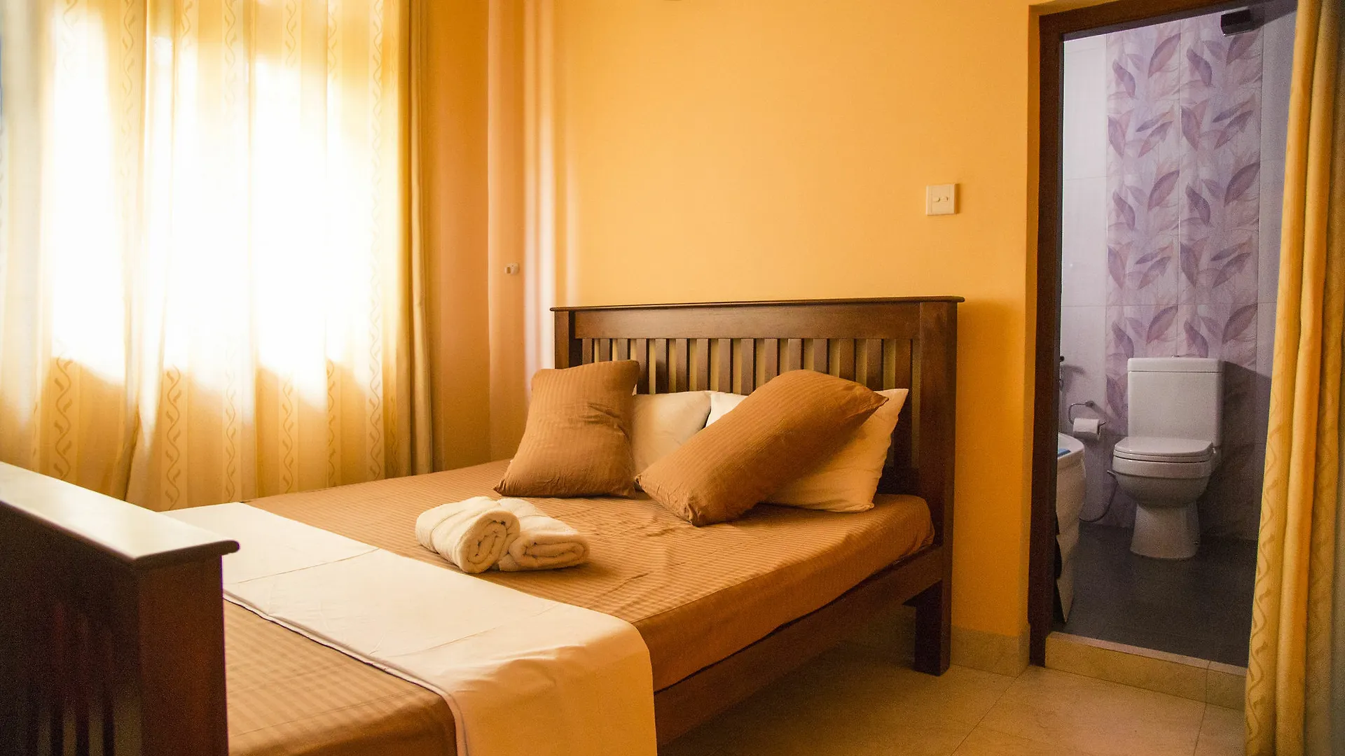 Red Stone B&B Negombo Bed & Breakfast