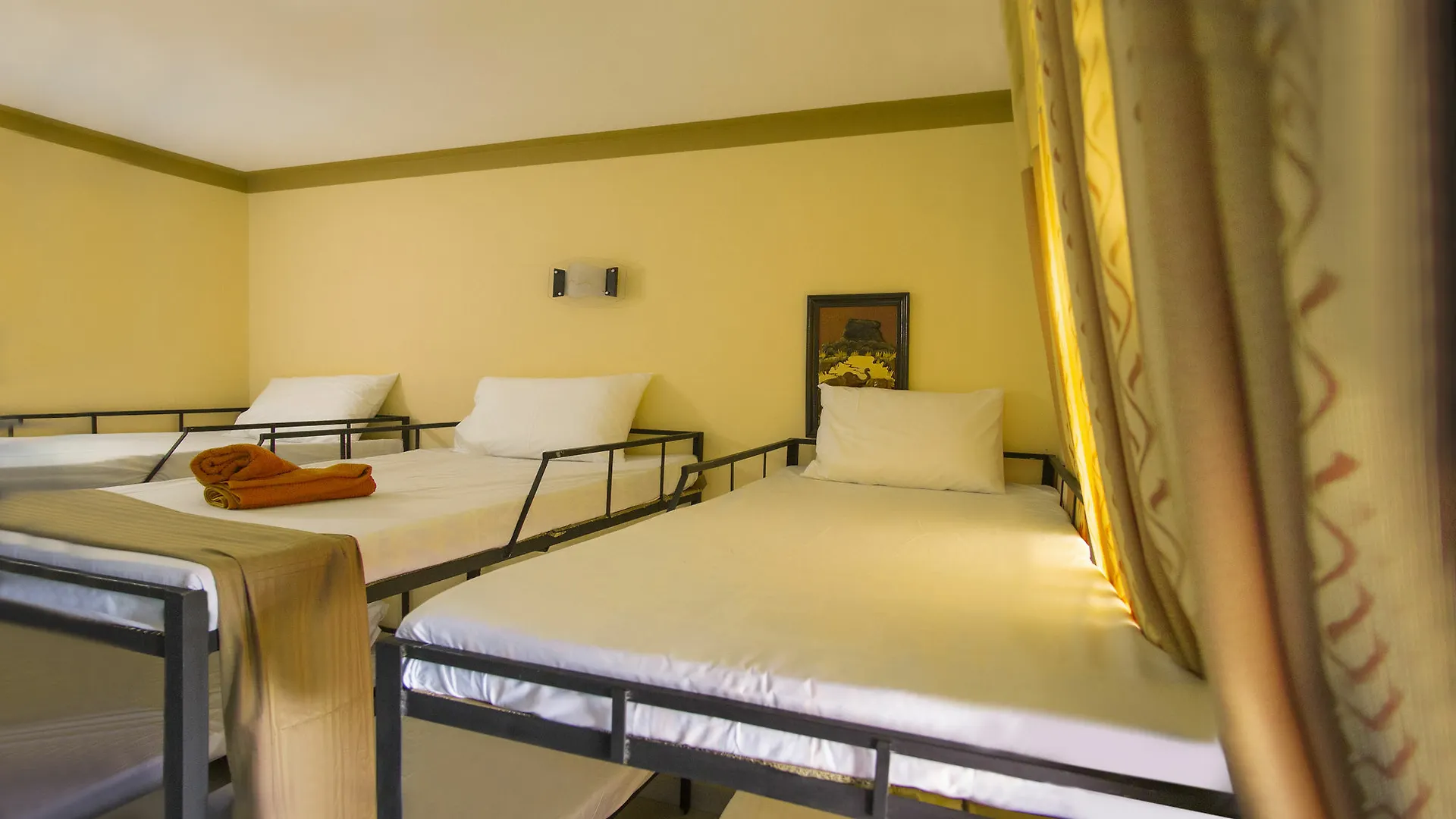 Red Stone B&B Negombo